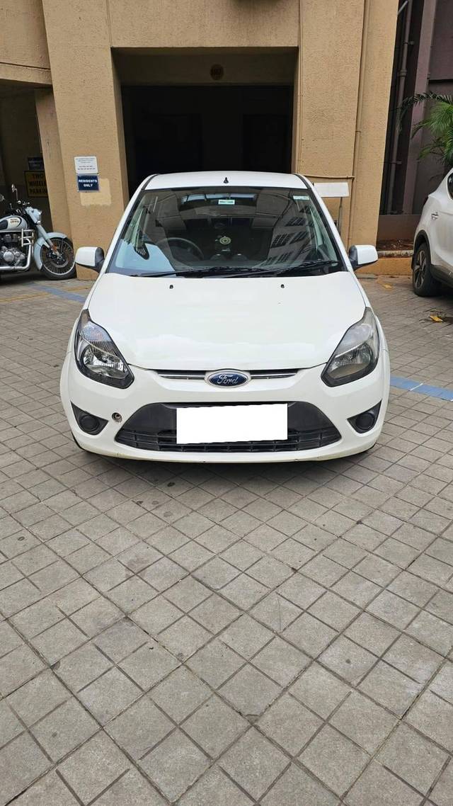 https://images10.gaadi.com/usedcar_image/4589131/original/processed_16f64b1c-a83c-4baf-8645-3506a3ca2aa6.jpg?imwidth=6401