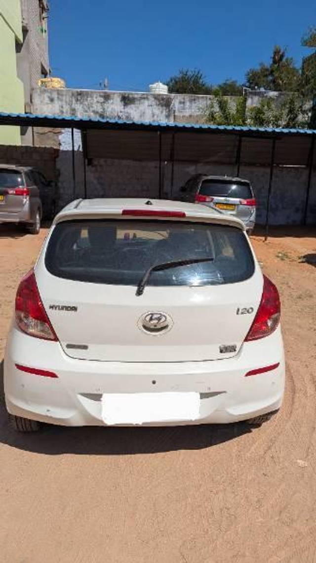 https://images10.gaadi.com/usedcar_image/4589147/original/processed_dcdbfa1f-b90f-4b4f-b33d-e1131b189f5f.jpg?imwidth=6402