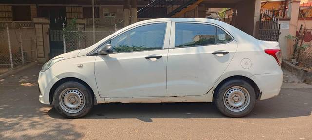 https://images10.gaadi.com/usedcar_image/4589164/original/processed_b6f3d47d-3468-4bda-9b58-5fd772be5601.jpg?imwidth=6400