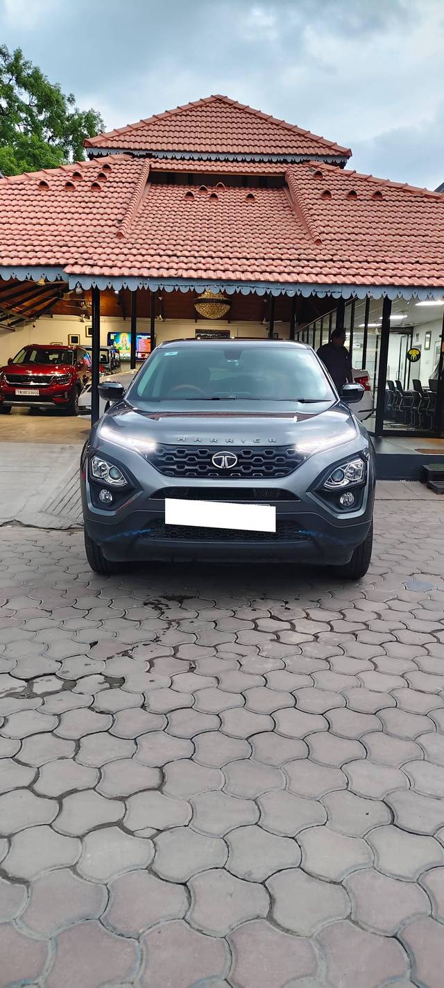 https://images10.gaadi.com/usedcar_image/4589174/original/processed_8d3a5886-7133-4bed-b9a6-b01cbab4cc4e.jpg?imwidth=6400