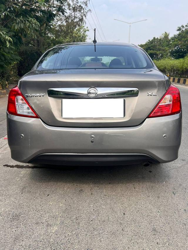 https://images10.gaadi.com/usedcar_image/4589175/original/processed_44680dcdf830ad706ae55ddbe03caeb1.jpeg?imwidth=6402