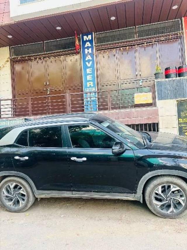https://images10.gaadi.com/usedcar_image/4589180/original/processed_c3d1b157-91ba-4729-b126-22286dd315b7.jpeg?imwidth=6400