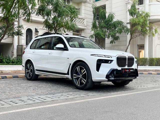 https://images10.gaadi.com/usedcar_image/4589182/original/processed_9e0eb11c8d97037d6b7b672fdf56f8f7.jpg?imwidth=6400
