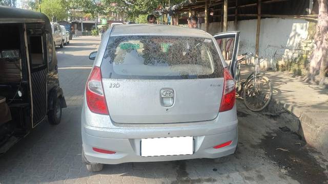 https://images10.gaadi.com/usedcar_image/4589189/original/processed_e19a0340-9d1f-429d-866e-b975449db46d.jpg?imwidth=6401