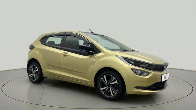 https://images10.gaadi.com/usedcar_image/4589192/original/c2bae5e50a148f15a8b1cbb1339ababa.jpg?imwidth=6400