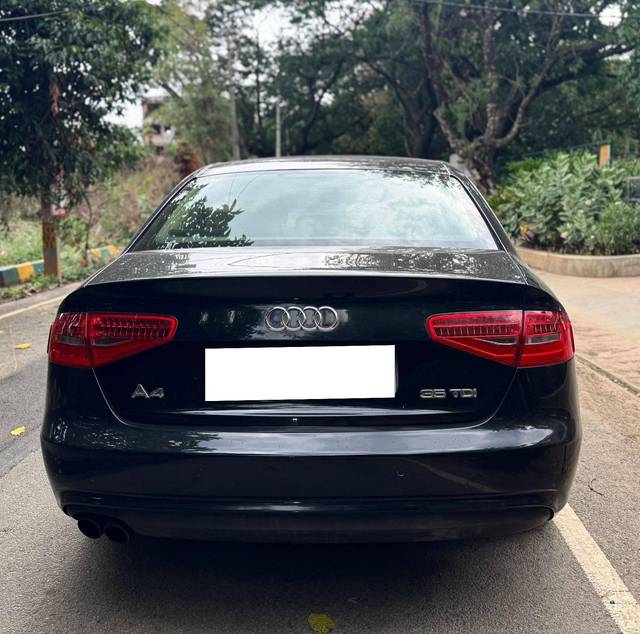 https://images10.gaadi.com/usedcar_image/4589196/original/processed_27eb352c01f8b2a75336bd03e2591330.jpg?imwidth=6401