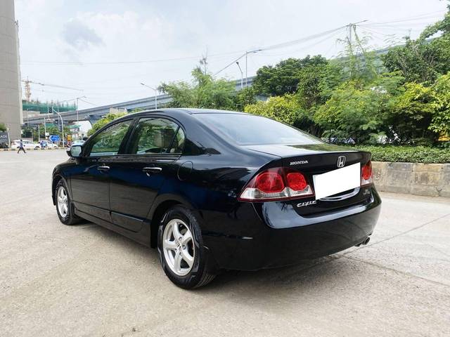 https://images10.gaadi.com/usedcar_image/4589200/original/processed_84927ff5389bb4f4d081b40df9a55205.jpg?imwidth=6402