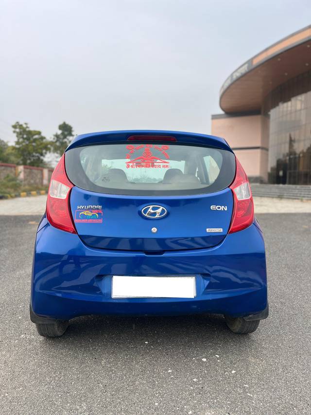 https://images10.gaadi.com/usedcar_image/4589203/original/processed_7f67d5a32c88377f5040535cc2e214ac.jpg?imwidth=6402