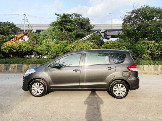 https://images10.gaadi.com/usedcar_image/4589204/original/processed_b97f3b7e34f1c6937a239c401a6178b9.jpg?imwidth=6402