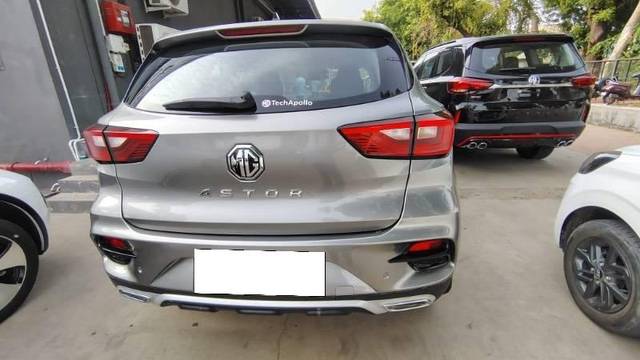https://images10.gaadi.com/usedcar_image/4589215/original/processed_df8cde9d-a154-40b1-b693-7c448ec82de7.jpeg?imwidth=6400