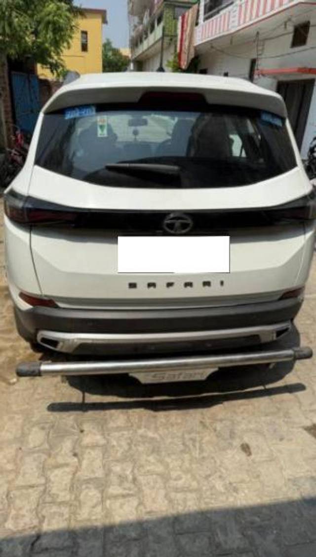 https://images10.gaadi.com/usedcar_image/4589218/original/processed_25369f89-cc15-4d03-947d-a4769e63586f.jpeg?imwidth=6401