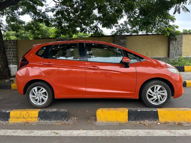https://images10.gaadi.com/usedcar_image/4589233/original/bae3688d1fd44c772074c742297cb911.jpg?imwidth=6401
