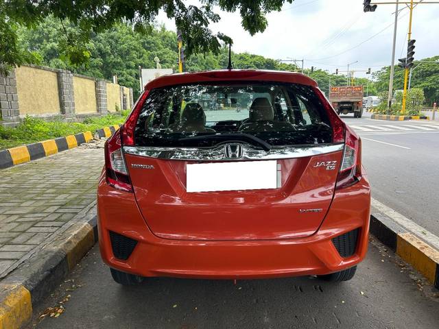 https://images10.gaadi.com/usedcar_image/4589233/original/processed_16c763c5e3e138bdcda44f985d9747e2.jpg?imwidth=6402