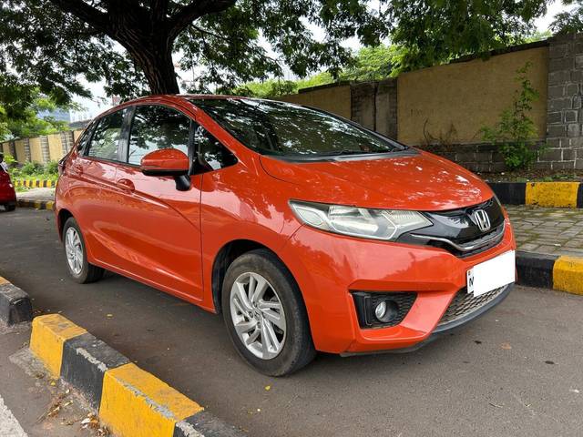 https://images10.gaadi.com/usedcar_image/4589233/original/processed_d77e956a15375792c22f3d0f408e9577.jpg?imwidth=6400