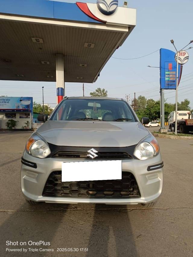 https://images10.gaadi.com/usedcar_image/4589243/original/processed_c3c26bd598ddf30e9e4fb2c3aaa05eff.jpeg?imwidth=6401