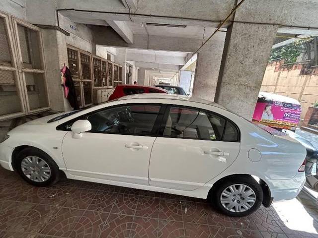 https://images10.gaadi.com/usedcar_image/4589265/original/processed_2518b14a-ce3c-4418-b8a7-a2d8da9be2f1.jpeg?imwidth=6402
