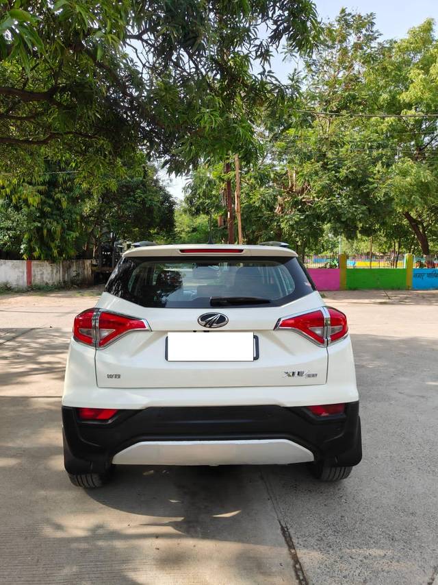 https://images10.gaadi.com/usedcar_image/4589324/original/processed_303fd709febd0fdd9fc5c9d6e23769c6.jpeg?imwidth=6402