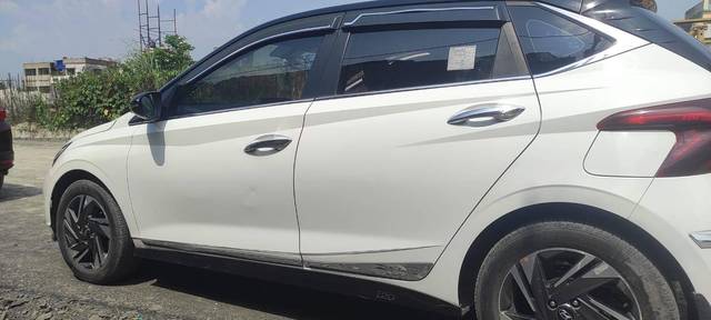 https://images10.gaadi.com/usedcar_image/4589330/original/processed_a27b8ef3ac415e10eb529f6a90dc9985.jpeg?imwidth=6402