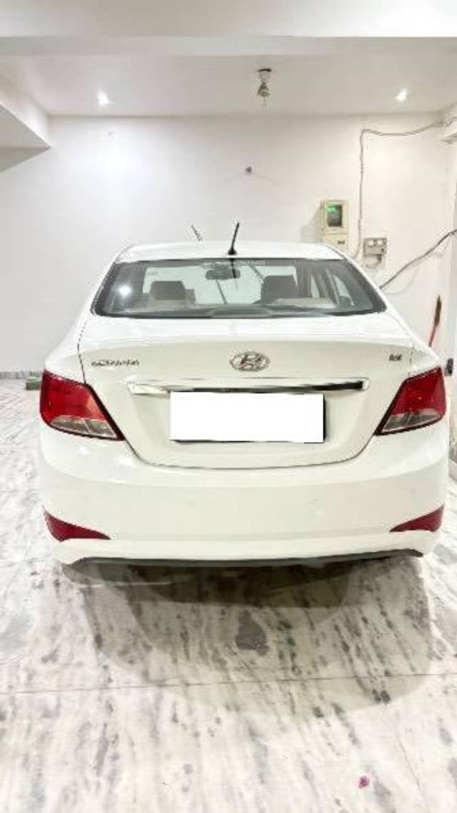 https://images10.gaadi.com/usedcar_image/4589340/original/processed_66594e34-570e-4b2d-ad83-f609d9f4f9a3.jpeg?imwidth=6402
