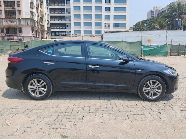 https://images10.gaadi.com/usedcar_image/4589342/original/3db5af43ca9c36bf70a3329b8809c500.jpeg?imwidth=6401