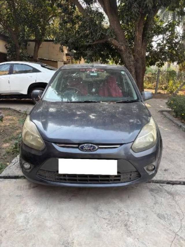https://images10.gaadi.com/usedcar_image/4589343/original/processed_f94ac298-0c82-4efe-aaab-ebd5fe8fb355.jpeg?imwidth=6401