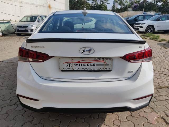 https://images10.gaadi.com/usedcar_image/4589347/original/processed_355dcb9f1d3274bd1f91ec6f88058582.jpeg?imwidth=6401