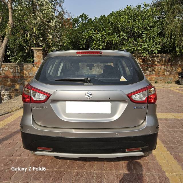 https://images10.gaadi.com/usedcar_image/4589352/original/processed_751de354aaee4b8a66bc751a2382ba75.jpg?imwidth=6402