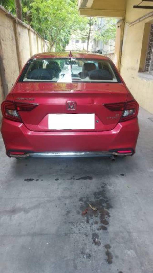 https://images10.gaadi.com/usedcar_image/4589356/original/processed_784096fd-ed5f-4489-a56c-b04810193946.jpeg?imwidth=6400