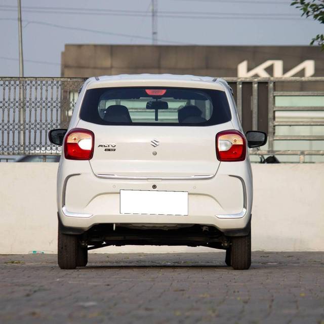 https://images10.gaadi.com/usedcar_image/4589360/original/processed_a9a5d8901c8c23b9d86f76e5e692c939.jpg?imwidth=6402