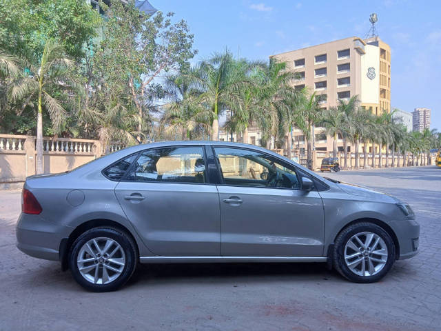 https://images10.gaadi.com/usedcar_image/4589366/original/b6fdc3acd555faa5adbbf82a68095837.png?imwidth=6401