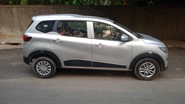 https://images10.gaadi.com/usedcar_image/4589368/original/29d12609bc5bce9a791eab89bf1bddf2.jpg?imwidth=6401