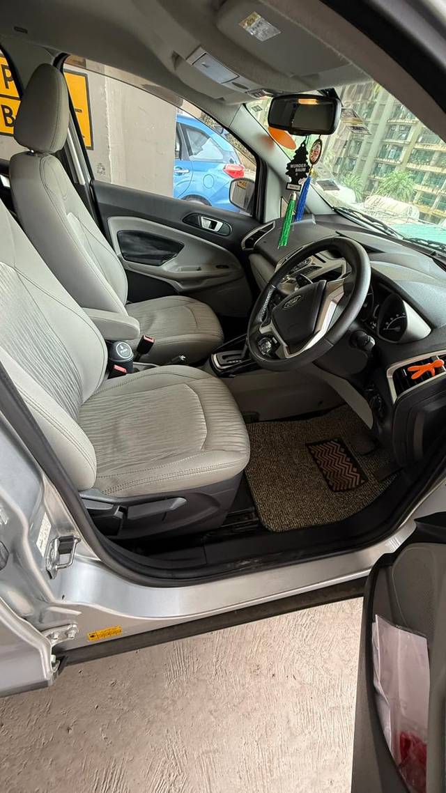 https://images10.gaadi.com/usedcar_image/4589376/original/0327a407e698d5b3538f1daa426a4354.jpg?imwidth=6402