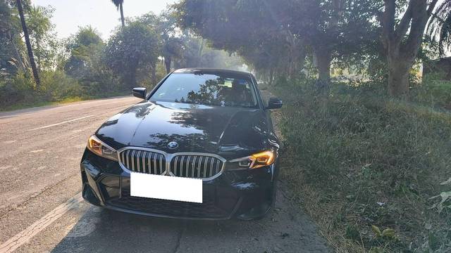 https://images10.gaadi.com/usedcar_image/4589409/original/processed_10bd97ca-fcf2-4aa9-bb38-d1d1b376d7ef.jpg?imwidth=6401