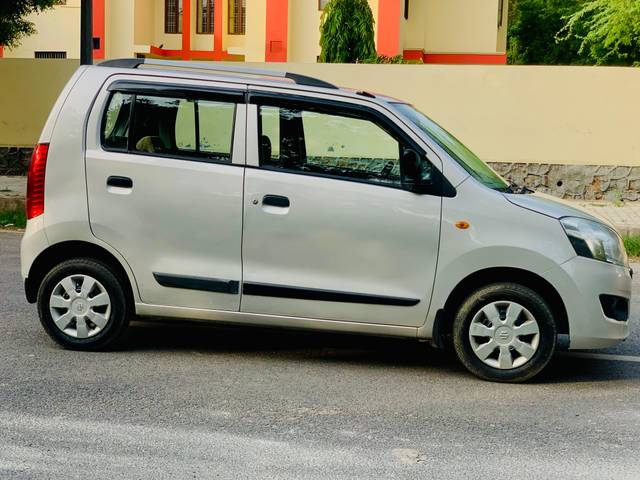https://images10.gaadi.com/usedcar_image/4589434/original/444167feb047a884d999e61d00f108b9.jpg?imwidth=6401