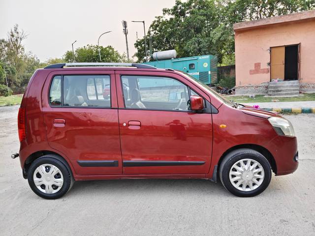 https://images10.gaadi.com/usedcar_image/4589435/original/processed_1bd72bd4a1a0db51bee75440b77a34c5.jpg?imwidth=6401