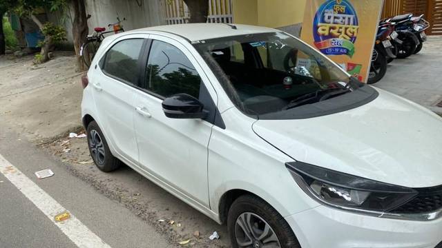https://images10.gaadi.com/usedcar_image/4589439/original/processed_95398407-1844-4edc-977e-2822c2ae6fb2.jpeg?imwidth=6400