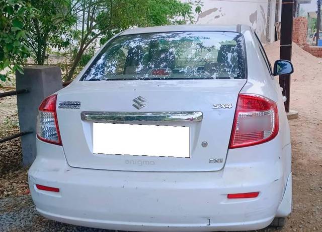 https://images10.gaadi.com/usedcar_image/4589441/original/processed_a1d85ad0-76b2-47d8-97cc-1ca18e76b526.jpg?imwidth=6401