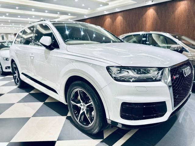 https://images10.gaadi.com/usedcar_image/4589450/original/processed_5e69260dfe177e982c92ace84d7e7cb2.jpg?imwidth=6400