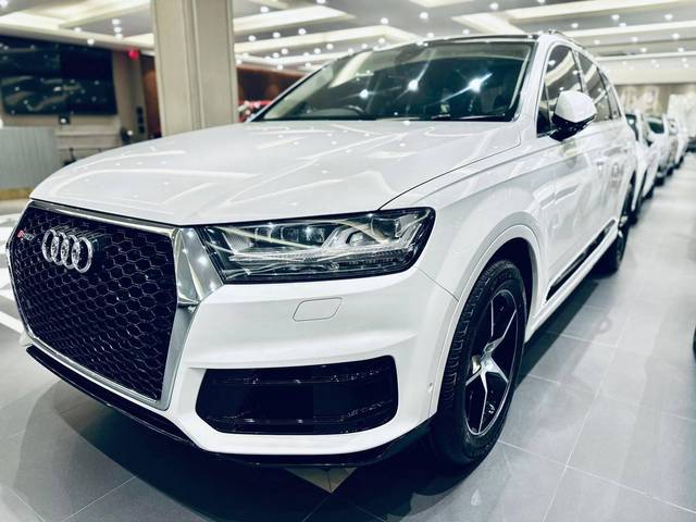 https://images10.gaadi.com/usedcar_image/4589450/original/processed_9f8337d25df34483cee2748d5eb202c0.jpg?imwidth=6402