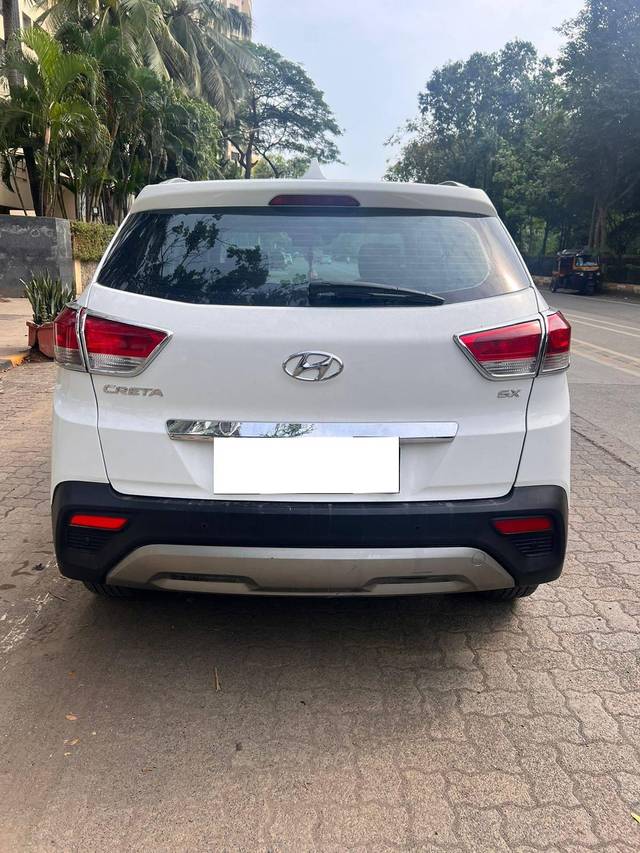 https://images10.gaadi.com/usedcar_image/4589467/original/processed_96e9d4872b37434b01d52d0560a8b002.jpeg?imwidth=6402