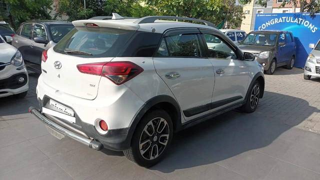 https://images10.gaadi.com/usedcar_image/4589468/original/processed_3c9d33f8feaf5437226da120cafe1824.jpg?imwidth=6402