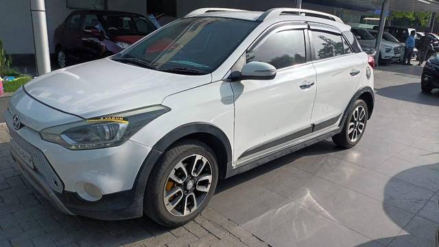 https://images10.gaadi.com/usedcar_image/4589468/original/processed_a6c2c1fa0d024879c7a343bfbfd1bd70.jpg?imwidth=6400