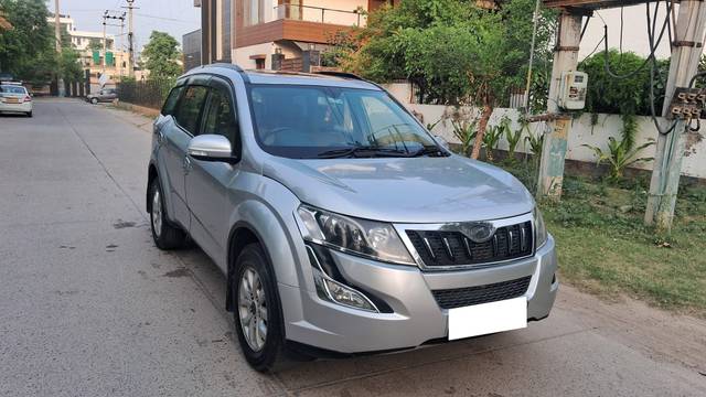https://images10.gaadi.com/usedcar_image/4589478/original/processed_b28d9df18fcba5c493e3c7e4e78a6f85.jpg?imwidth=6400