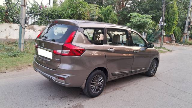 https://images10.gaadi.com/usedcar_image/4589480/original/processed_f20f5695d36e599afd4fe04ec468e6fb.jpg?imwidth=6402