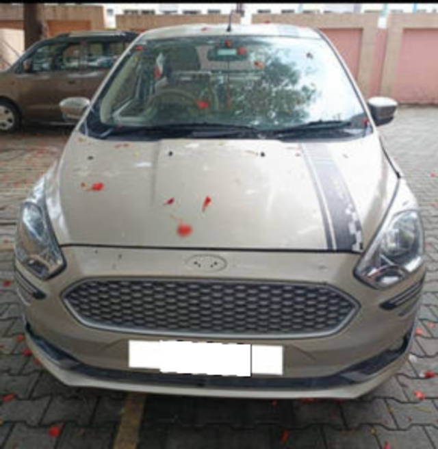 https://images10.gaadi.com/usedcar_image/4589499/original/processed_c1bacf28-a0bd-4bf1-8260-064555a490ab.png?imwidth=6402