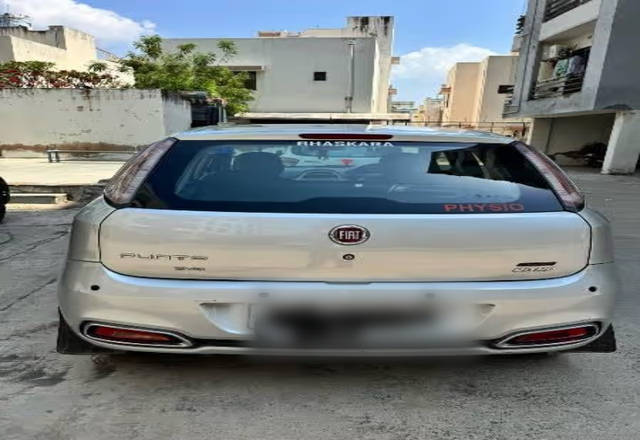 https://images10.gaadi.com/usedcar_image/4589520/original/ca30e6ae-a072-4149-a4d4-bd7c096f9e25.?imwidth=6402