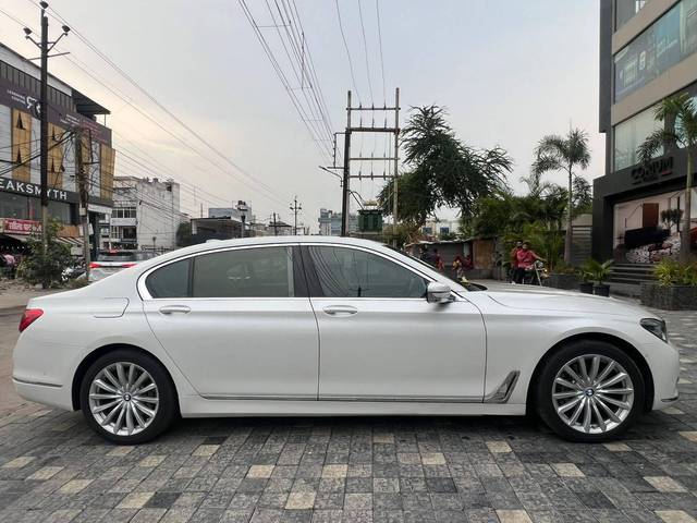 https://images10.gaadi.com/usedcar_image/4589521/original/processed_8c184903d257be893eb1e5f9963f6d1e.jpg?imwidth=6401