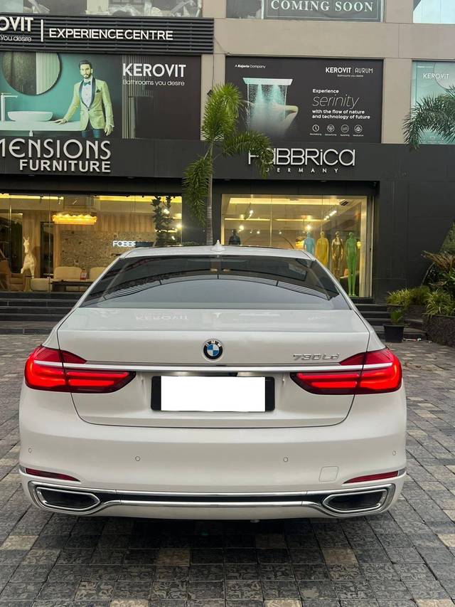 https://images10.gaadi.com/usedcar_image/4589521/original/processed_96f5ec4628ce829ef75129b4de18115e.jpg?imwidth=6402