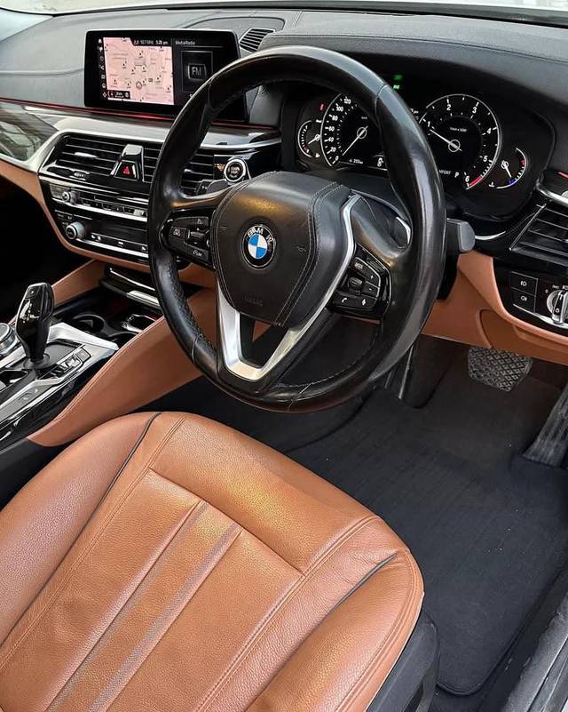 https://images10.gaadi.com/usedcar_image/4589524/original/4364e875446e7e8dc81e687a20dc5243.jpg?imwidth=6401