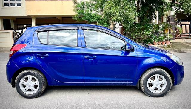 https://images10.gaadi.com/usedcar_image/4589533/original/b7c4971ddf99bd42994b39378256408a.jpg?imwidth=6401